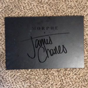 James Charles pallet🌈